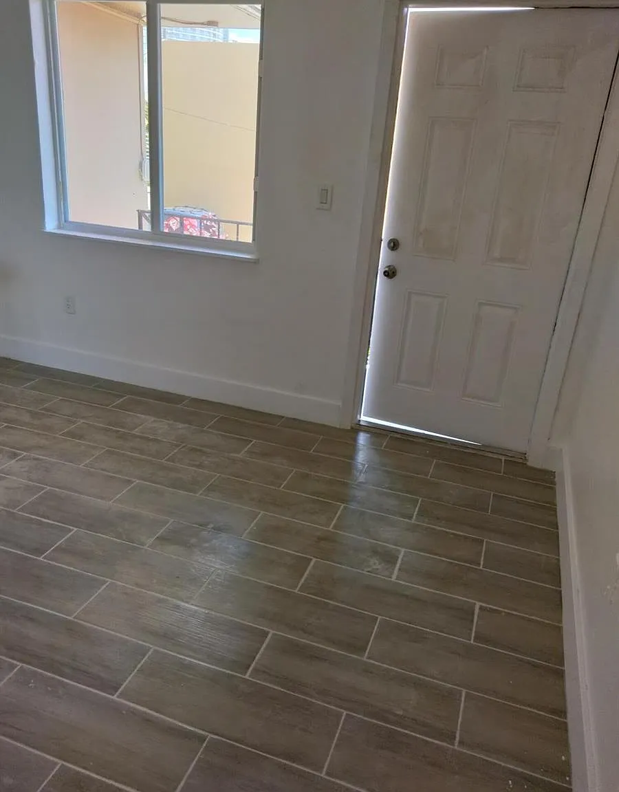 2 bed, 750 sqft, $1,900 — Photo 2
