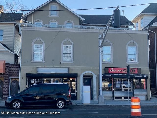 2nd image of 802-804 Main St