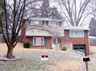 107 Meadowbrook Dr, Coraopolis, PA 15108