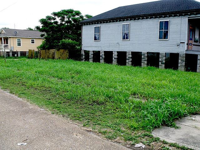 1st image of 3317 1st St