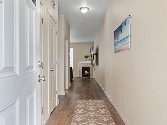 4th image of 7414 NE 54th Cir