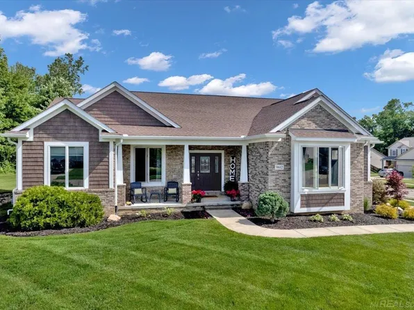 9612 Shelby Dr, White Lake, MI 48386