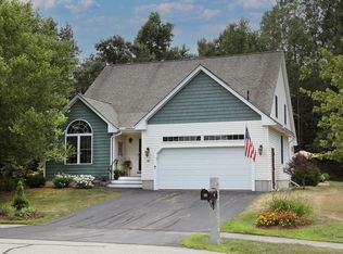 38 Autumn Ln #38, East Kingston, NH 03827