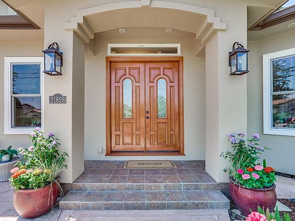 3rd image of 21828 Alcazar Ave
