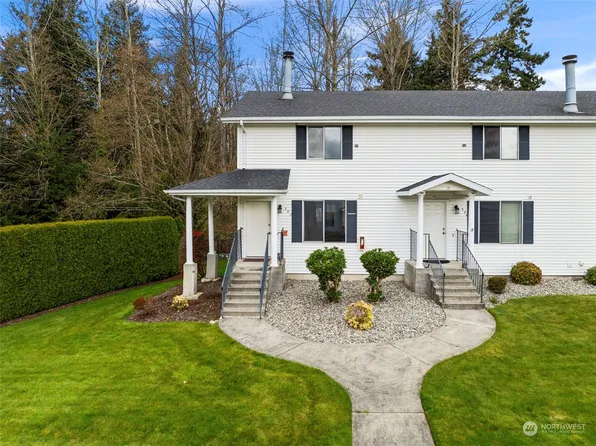 302 S 325th Lane, Federal Way, WA 98003