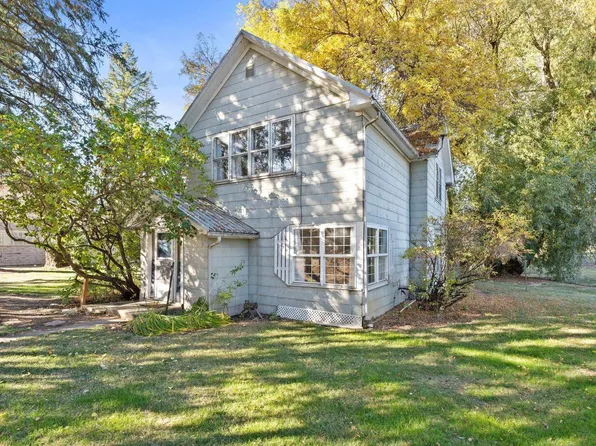 203 N 3rd St, Farmington, WA 99128