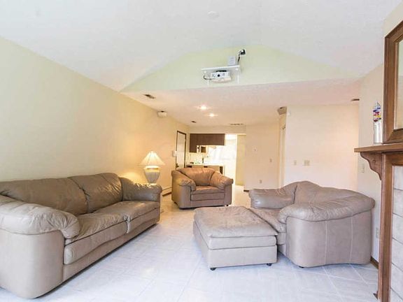 5th image of 4959 Deer Run Pl