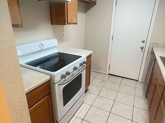 5th image of 232 S 6th Ave