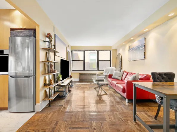 49 West 12th Street image 1 of 18