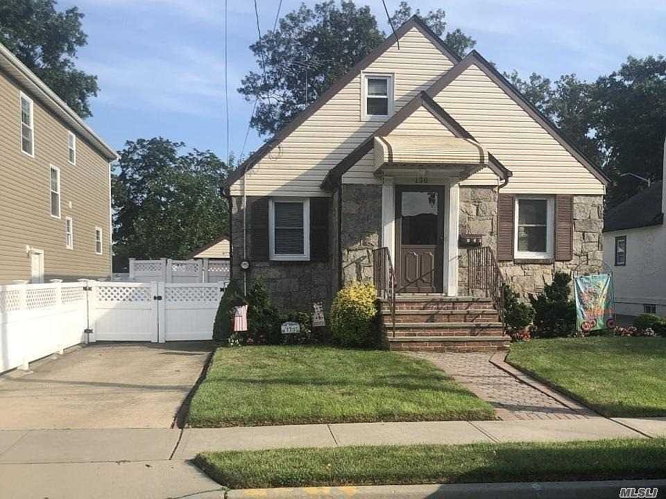 1st image of 130 Buckingham Pl