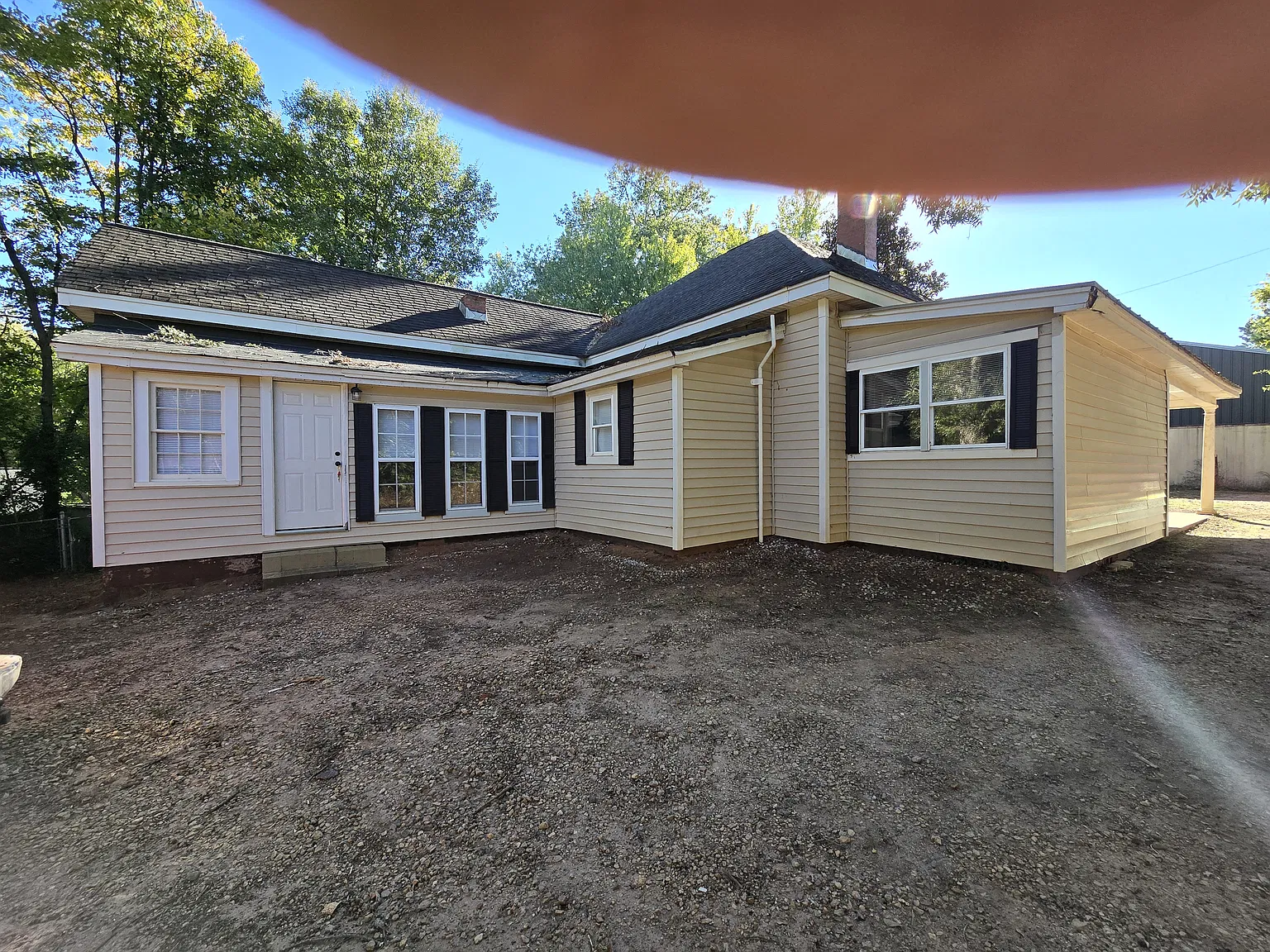 3 bed, 2.5 bath, 1900 sqft, $1,800 — Photo 2