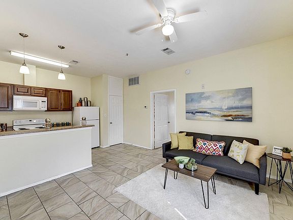 5th image of 420 N Pleasant Valley Rd APT 205