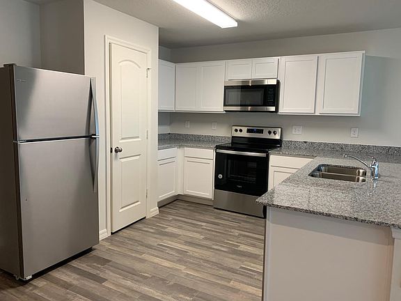 3rd image of 687 Gila Dr