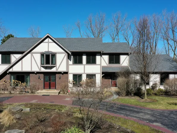 2252 Brae Burn Dr, Riverwoods, IL 60015