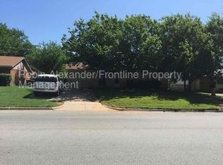 308 NW Summercrest Blvd, Burleson, TX 76028
