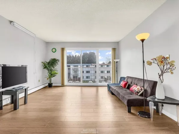 7260 Lindsay Rd #305, Richmond, BC V7C 2P5