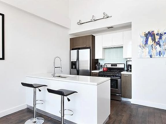 4th image of 217 51st Ave APT 610