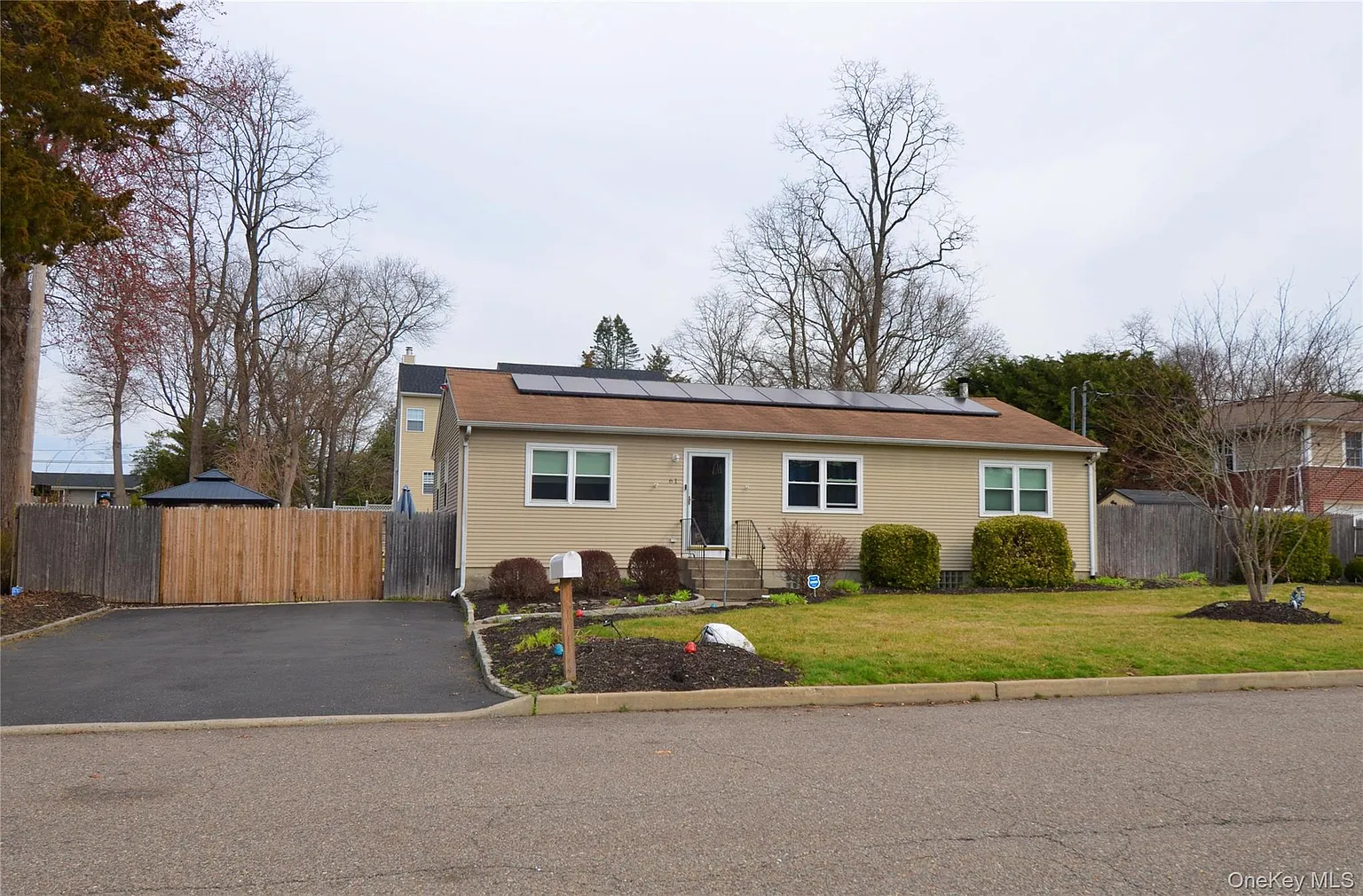61 Manchester Road photo 1