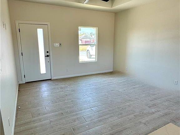 4th image of 2209 Lana St
