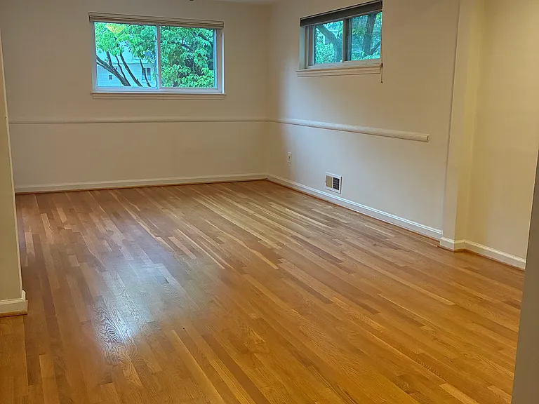 5311 Sangamore Rd — Photo 8