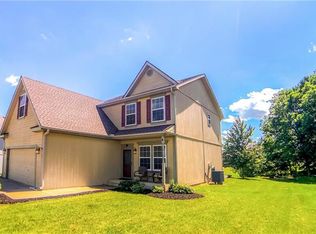 303 Lake Meadows Dr, Smithville, MO 64089