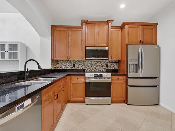 5th image of 6421 Bella Circle #303