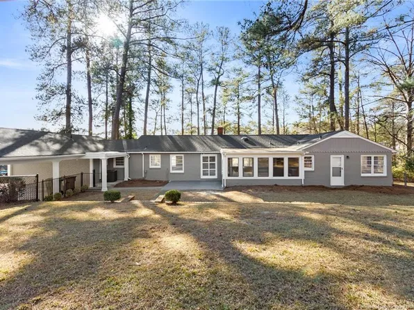 2712 Morganton Rd, Fayetteville, NC 28303