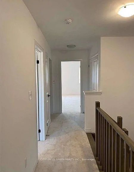 135 Turnberry Ln — Photo 16