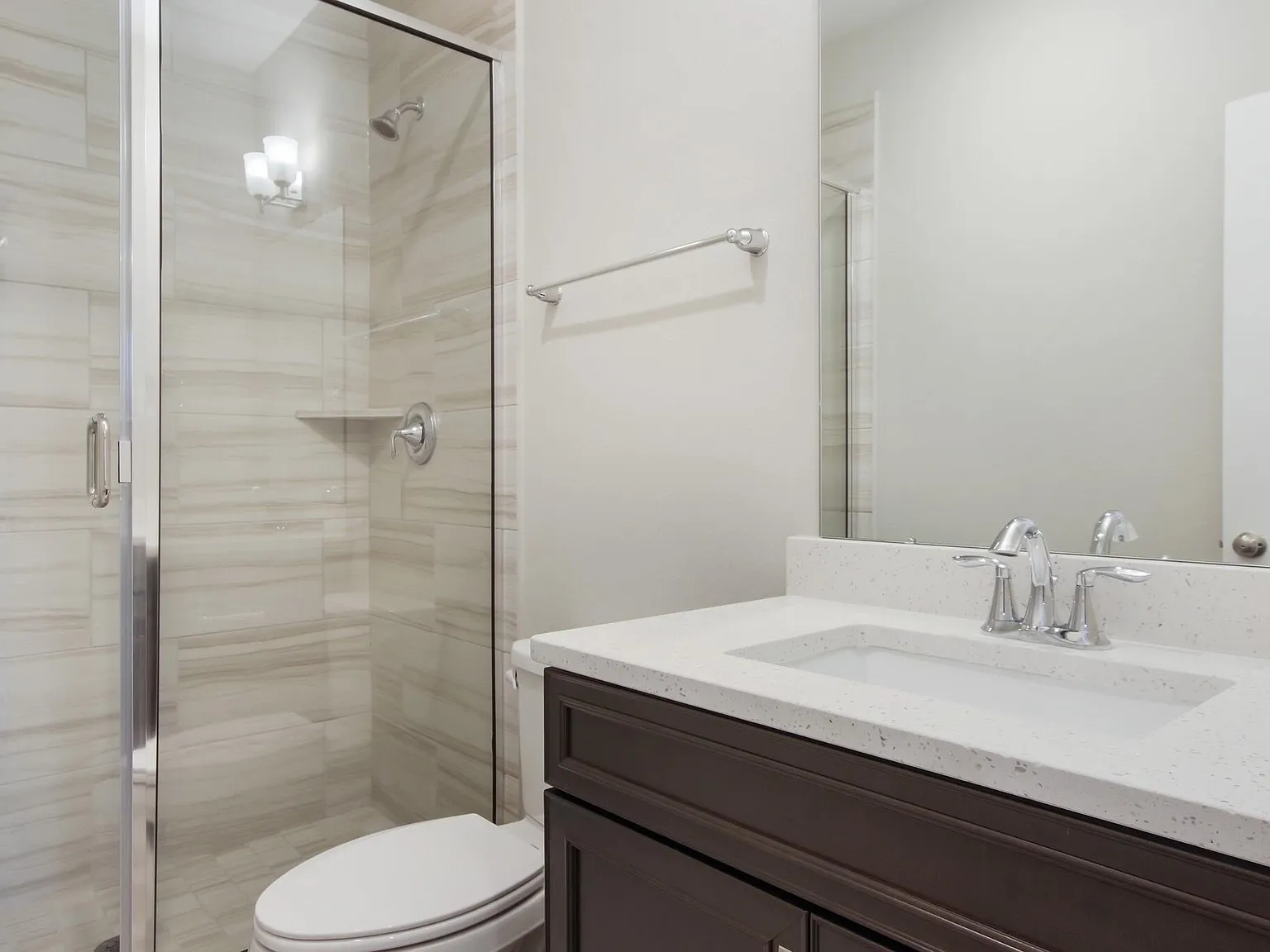 5 bed, 3.5 bath, 2518 sqft, $3,300 — Photo 4