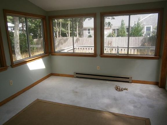 2nd image of 36 Mockingbird Ln