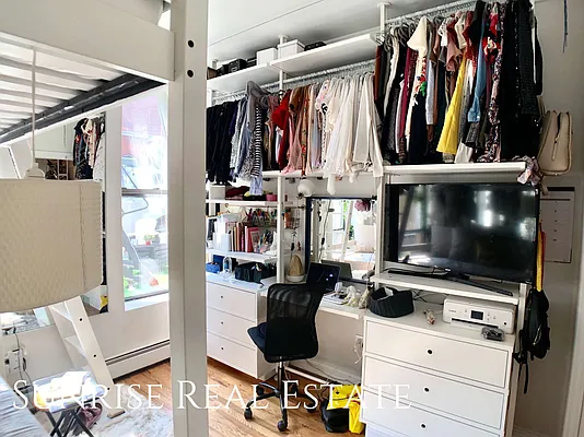 Rented by Sunrise Real Estate | media 7