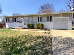 7 Carson Ct, Florissant, MO 63033