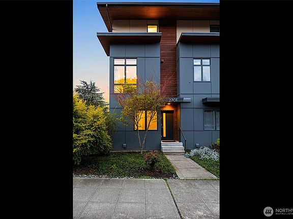3rd image of 2701 Franklin Avenue E