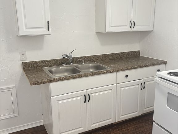 5th image of 3049 NE 15th St