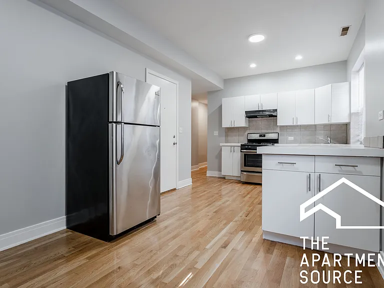 4452 N Sheridan Rd #4450-1 — Photo 1