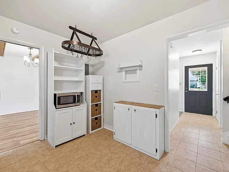 1087 Hathaway Dr — Photo 11