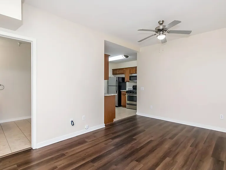 Vineyards at Palm Desert Apartment Homes — Photo 39
