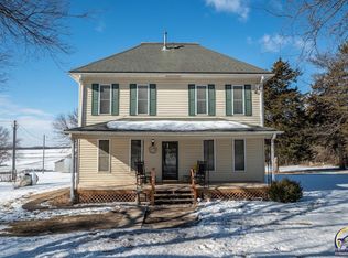20699 S Berryton Rd, Lyndon, KS 66451