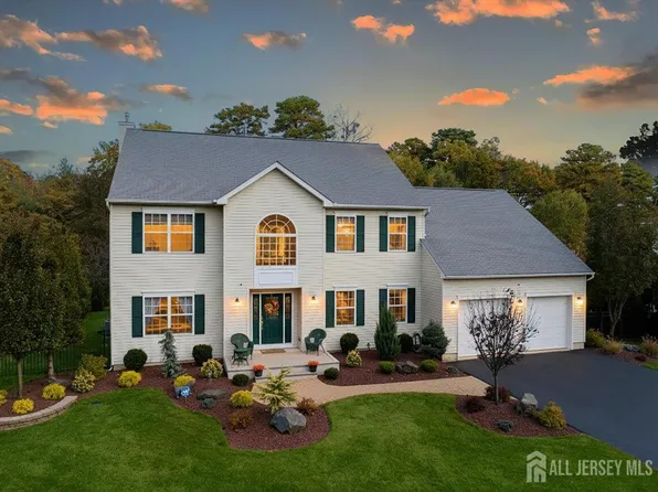 14 Nicholas Ave, Monroe Township, NJ 08831