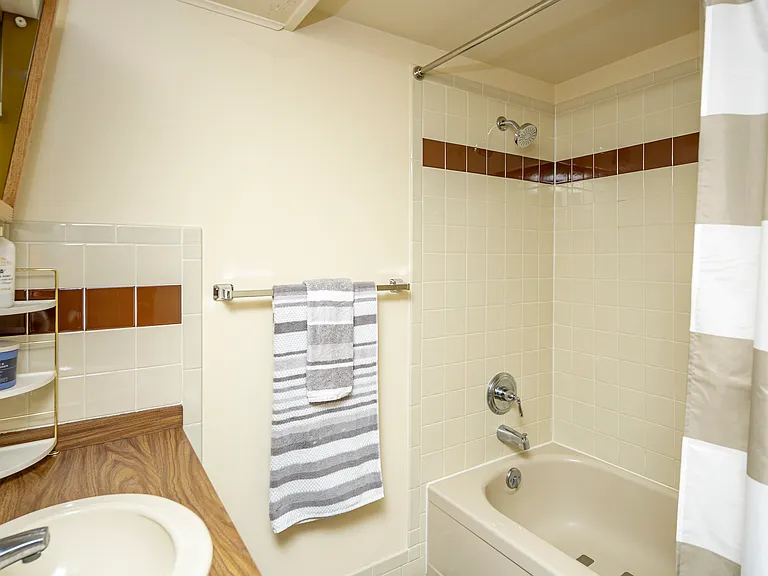 14 Roosevelt Ave — Photo 17