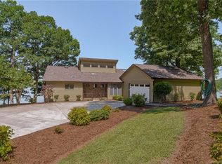 8908 Lynn Parker Ln, Charlotte, NC 28278