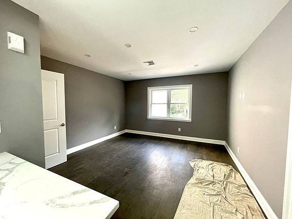 3rd image of 68-02 Jay Ave #2