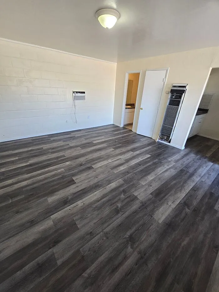 Studio, 1.0 bath, 378 sqft, $900 — Photo 4