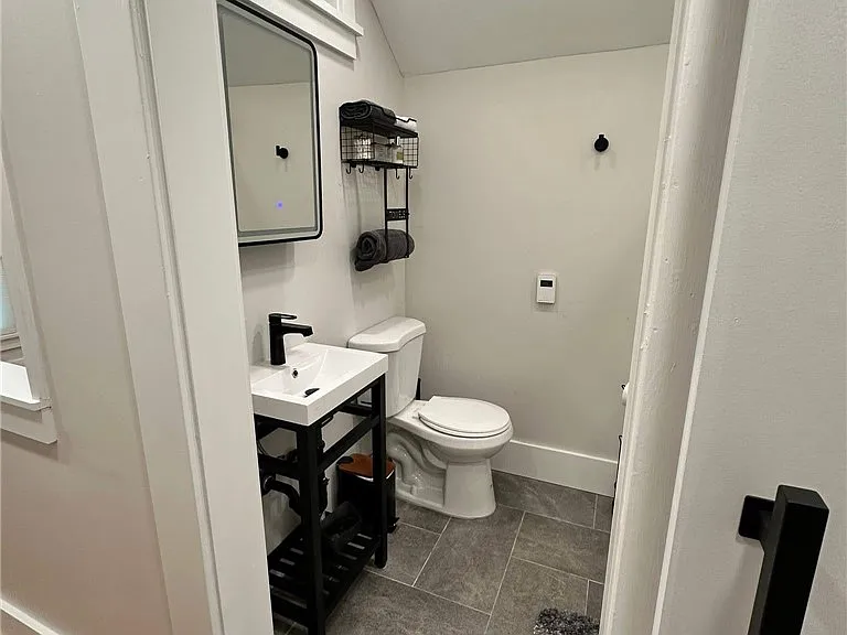 1207 Main St — Photo 20