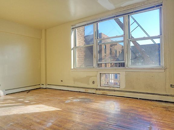 5th image of 2555 E 12th St APT 6H