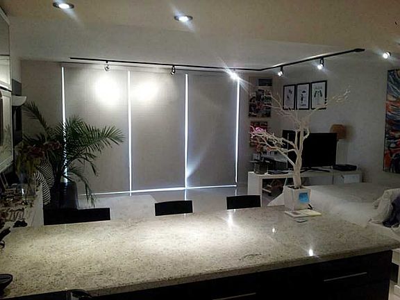 3rd image of 1000 W Av 412