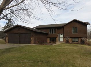 1514 Calvary Hill Ln, Saint Cloud, MN 56301