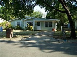 612 Bluebonnet Dr, Hurst, TX 76053
