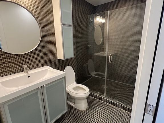 3rd image of 2514 Abercorn St APT 207