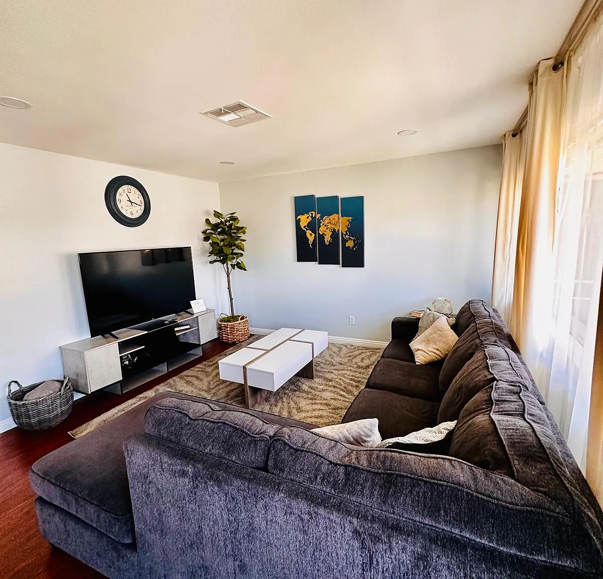 2 bed, 900 sqft, $2,500 — Photo 4